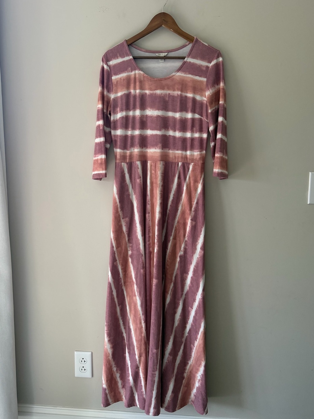 Cato Berry Peach Tie-Dye Maxi Dress with 3/4 Sleeves Scoop Neckline Size Medium